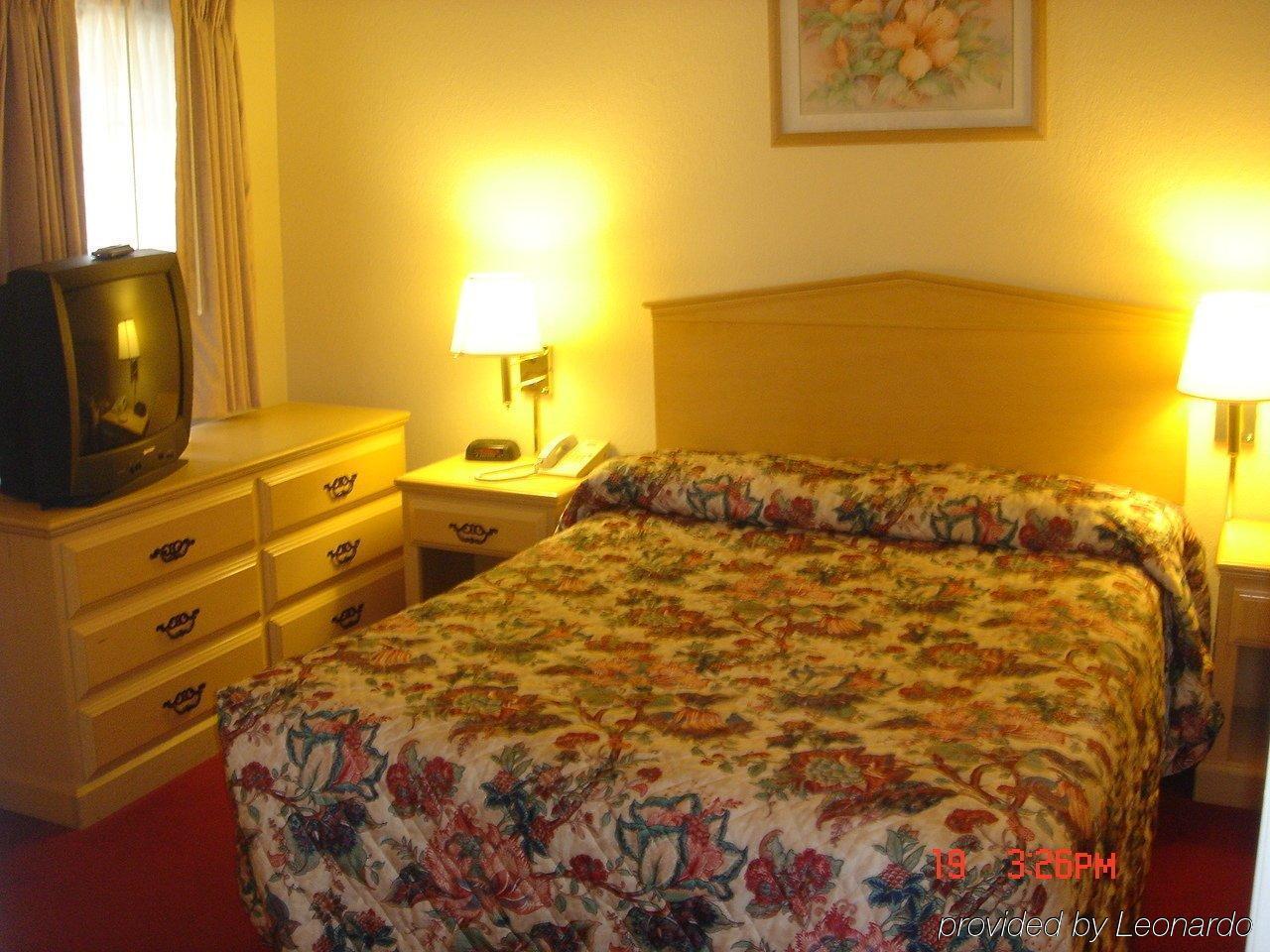 Tri-Valley Inn & Suites Плезантон Номер фото